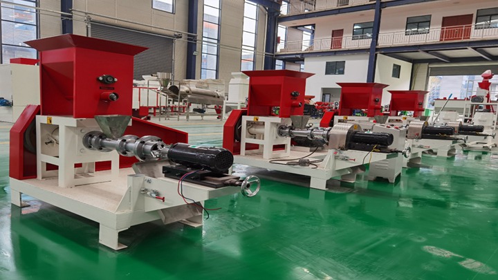 large scale Sturgeon feed making machine in Uganda